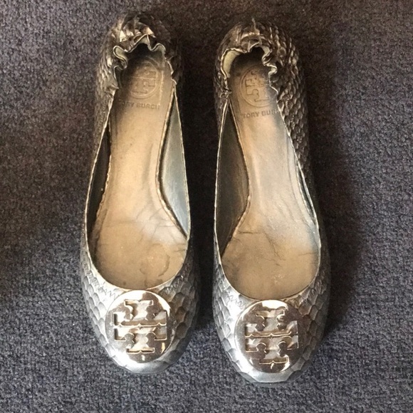 Tory Burch Shoes - Tory Burch metallic logo flats